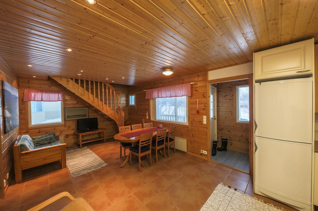 Lapinkylae Hotel Utsjoki Bagian luar foto