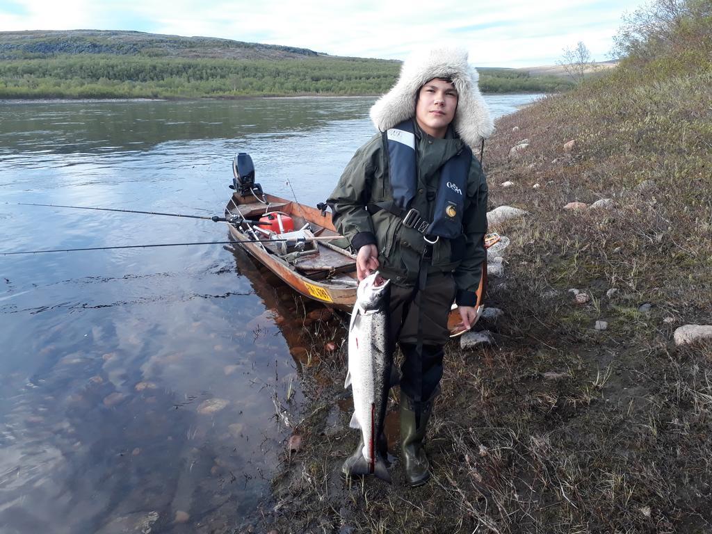 Lapinkylae Hotel Utsjoki Bagian luar foto